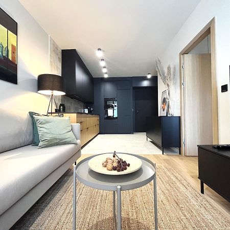 Wyszynskiego Apartment - Self Check-In 20H - Parking &Lift Wrocław Buitenkant foto